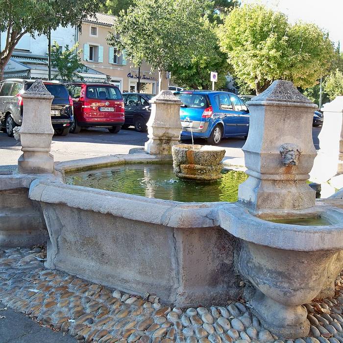 Photo de Fontaine de lHôpital de Pernes-les-Fontaines